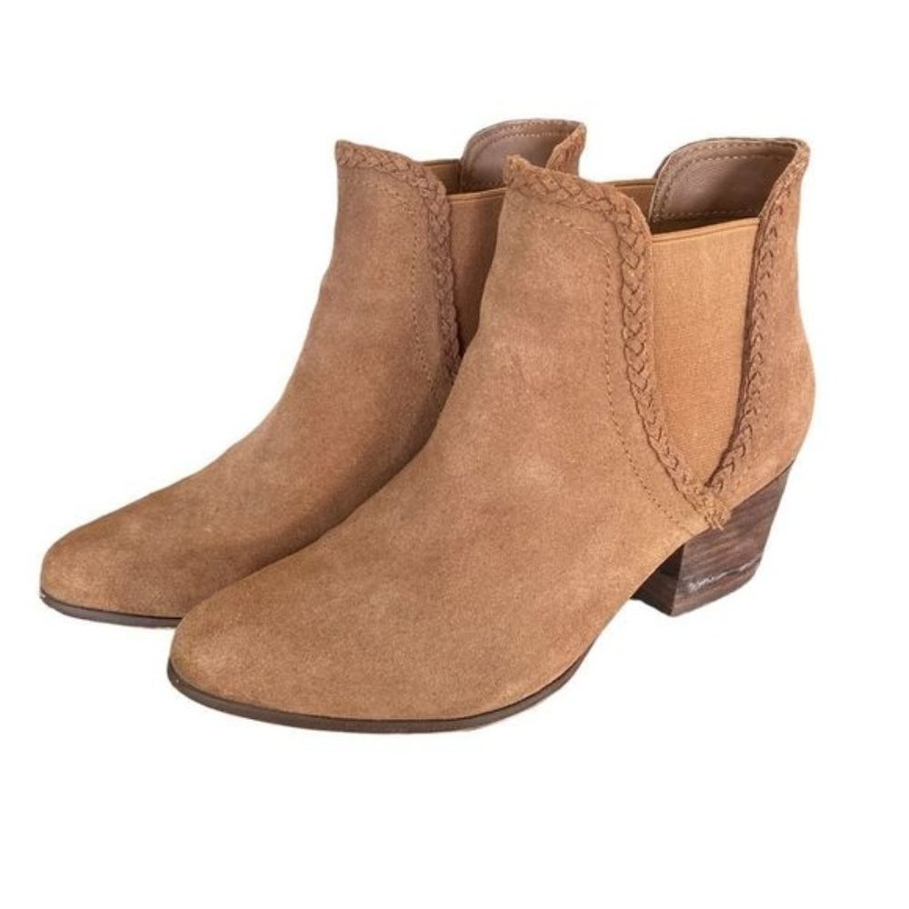 Aldo?womens 2.5?inch heel tan pull on boots size 6